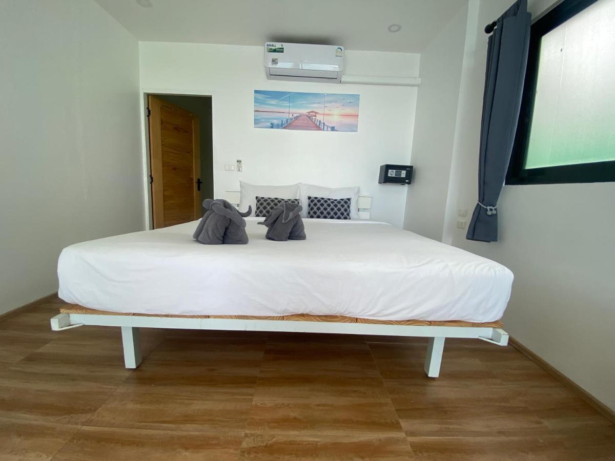 Patong Sunset Villa Phuket Exterior photo